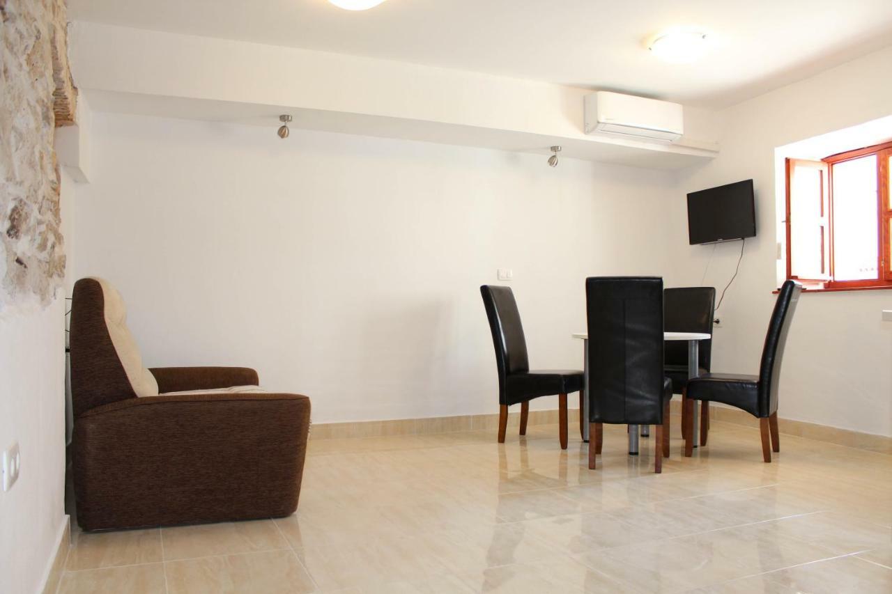 Apartment Ana 2 Sveti Filip i Jakov Esterno foto